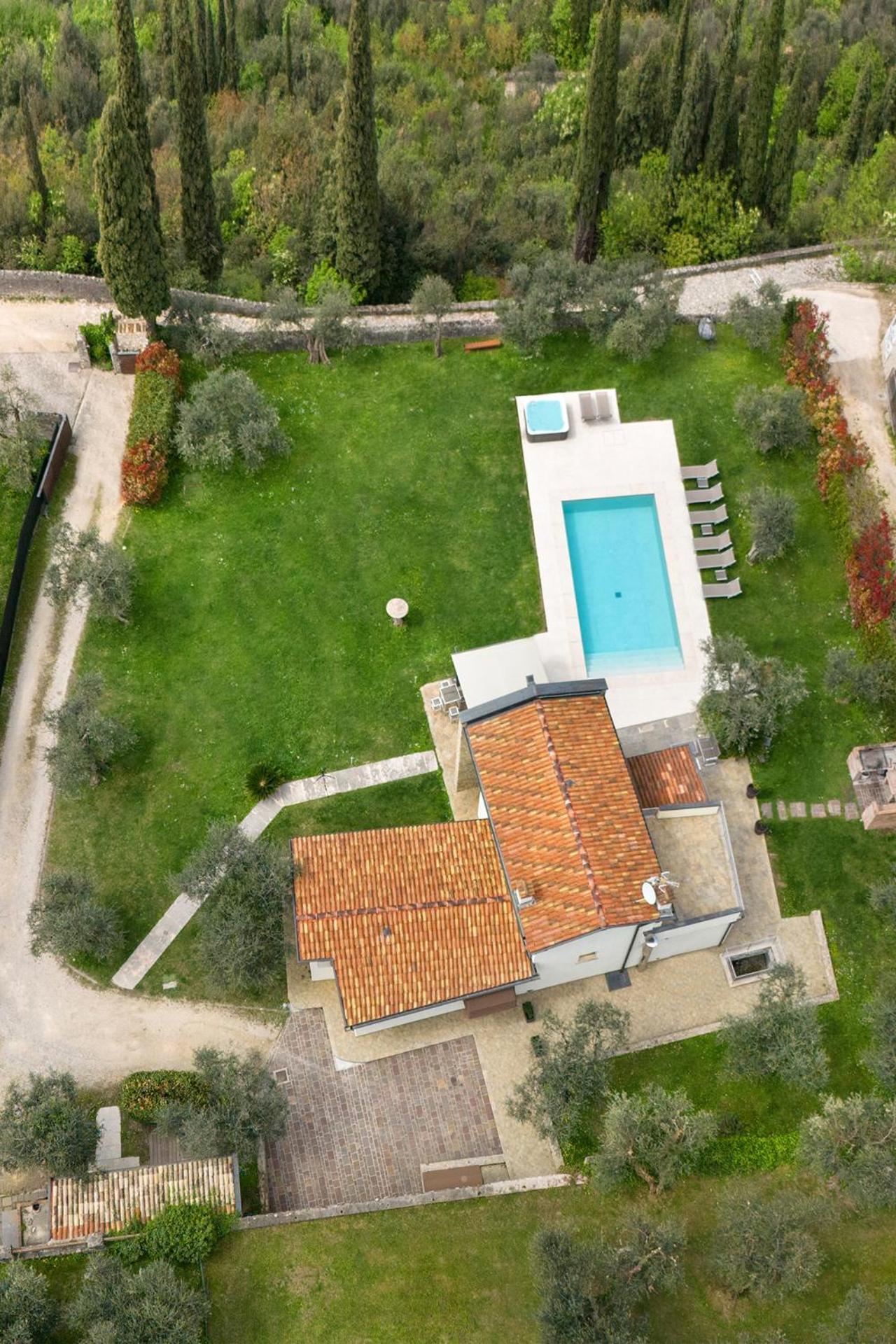 Villa Cipressi - Luxuri Lounge - Μαλτσεζίνε Εξωτερικό φωτογραφία