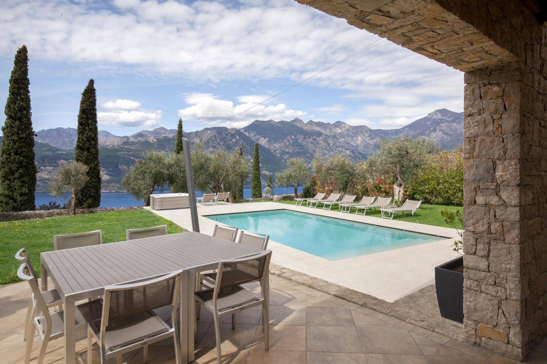 Villa Cipressi - Luxuri Lounge - Μαλτσεζίνε Εξωτερικό φωτογραφία