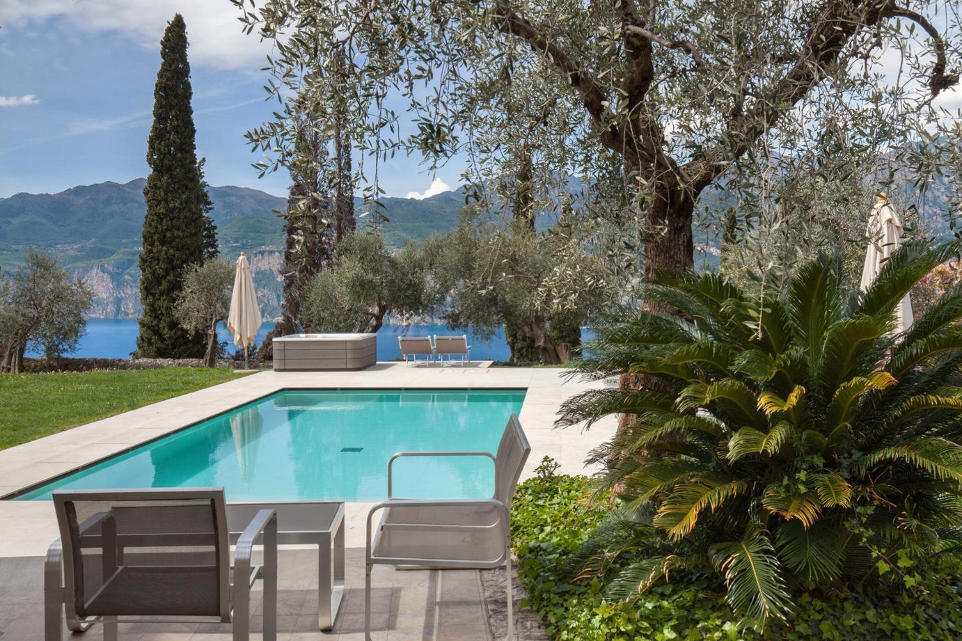 Villa Cipressi - Luxuri Lounge - Μαλτσεζίνε Εξωτερικό φωτογραφία
